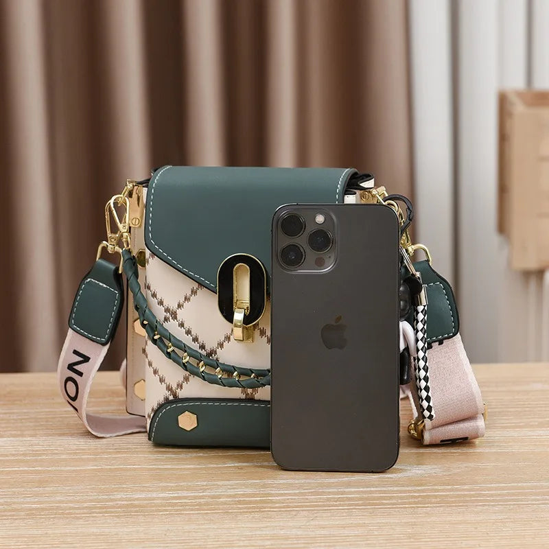 Korean version of simple and fashionable small square bag fashionable versatile shoulder messenger bag trendy mini mobile phone